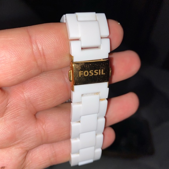 WHITE WOMENS FOSSIL WATCH - Picture 9 of 10